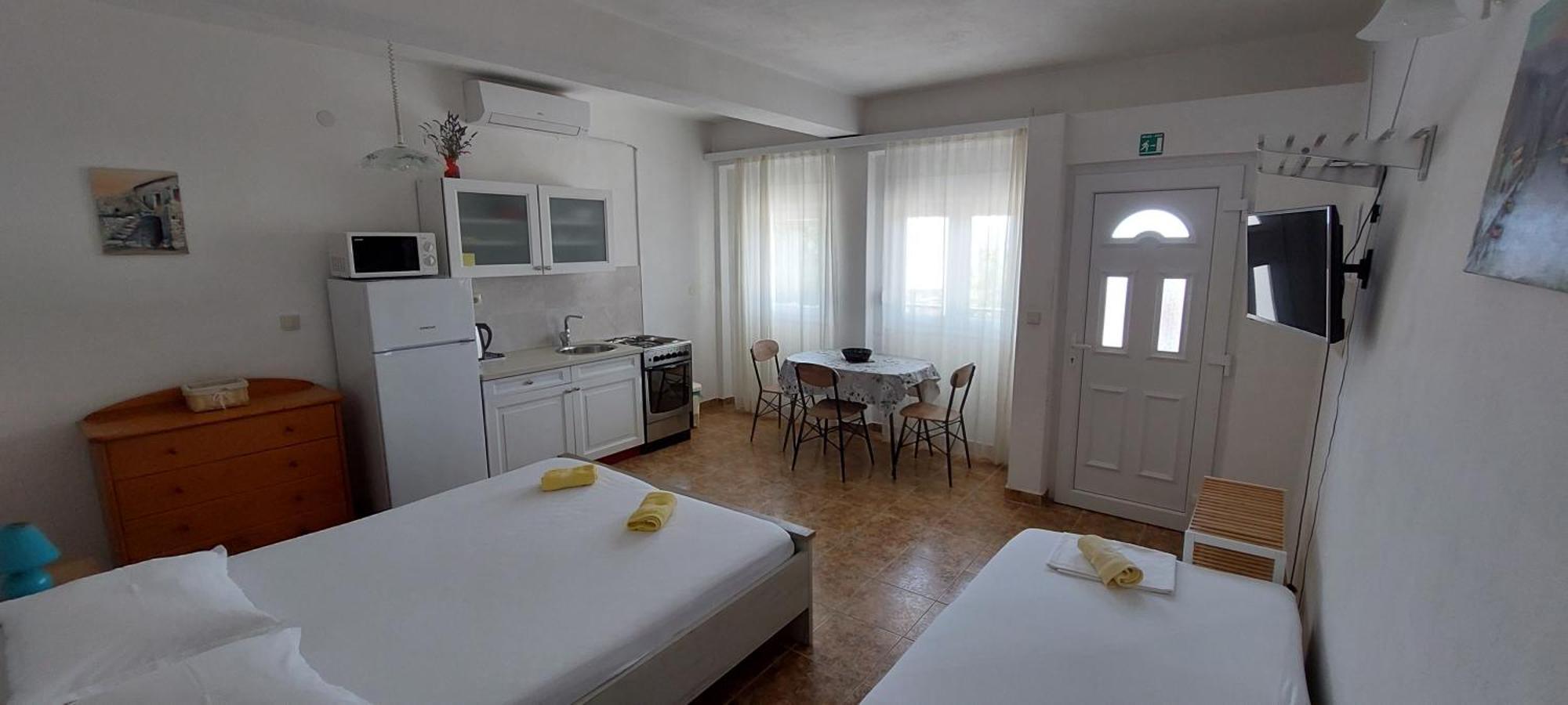 Apartments Dana Omiš Chambre photo